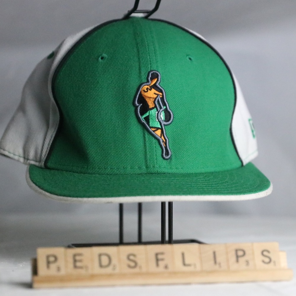 RARE Milwaukee Bucks NBA FITTED Hat